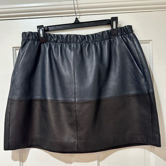 Vince lamb leather two toned color block mini skirt FIRM PRICE - Picture 7 of 16